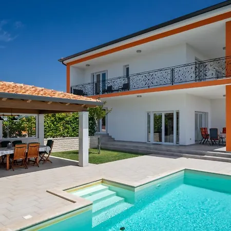 Villa Modern Eva With Pool Near Buje