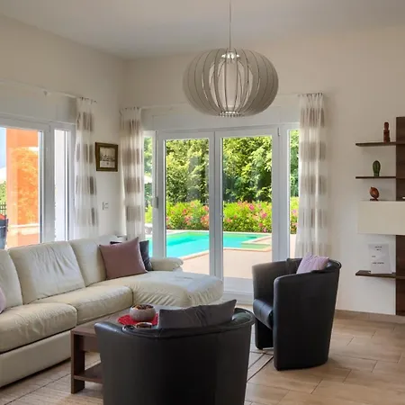 Modern Eva With Pool Near Buje Villa